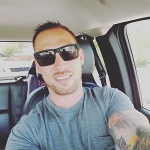 Meet your Posher, Derek